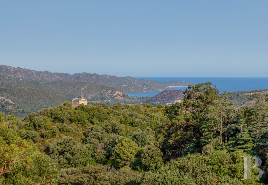 En Haute-Corse,  une villa du 19e siècle élevée en belvédère au cœur du village d’Oletta - photo  n°33